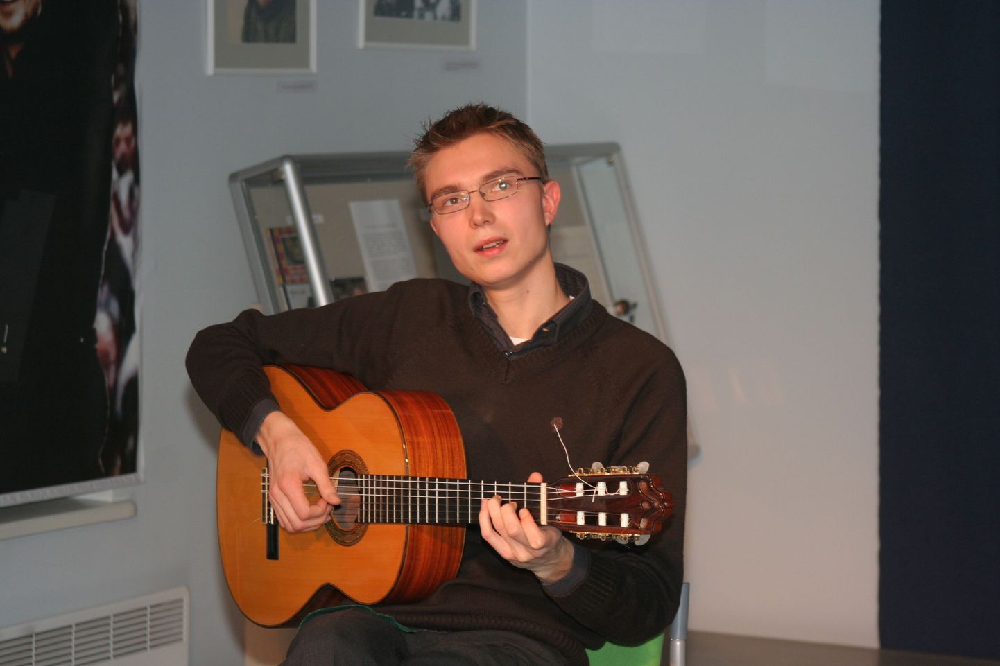 Vahur Kubja esitab klassikalisele kitarrile kirjutatud palu.