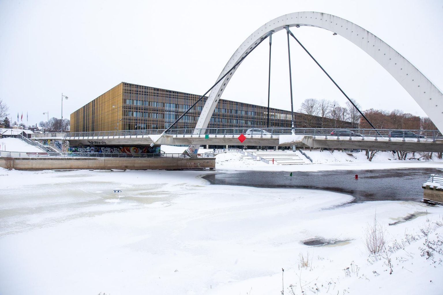 Suures Delta õppehoones tudeerijaid jätkub, kuid puudu on eesti keeles IT-üliõpilaste koolitajatest.