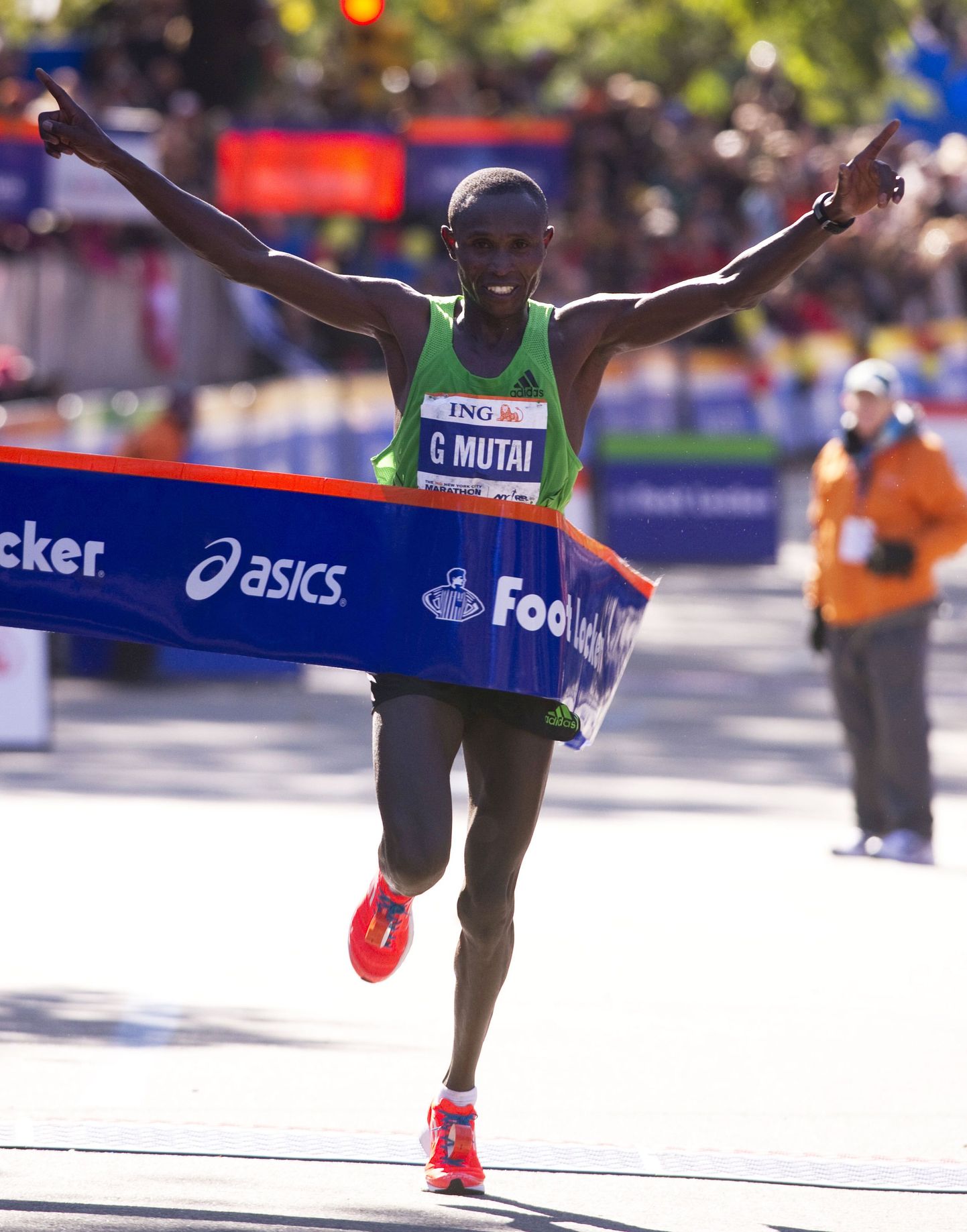 Geoffrey Mutai New Yorgi maratoni finišis.