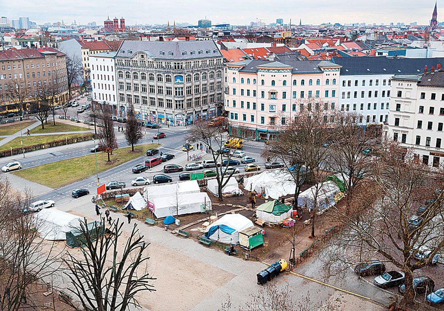 Лагерь беженцев в районе Кройцберг в Берлине возник в октябре прошлого года с одобрения городских властей.