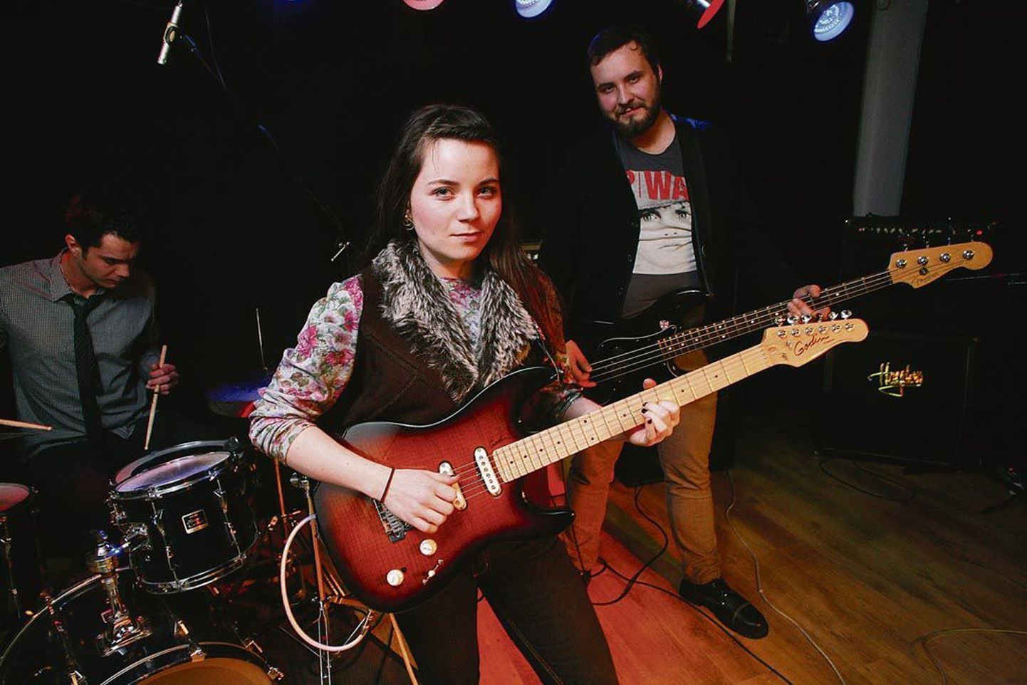 Sibyl Vane sai alguse Pärnu noorte vabaajakeskuse prooviruumis, kus kohtab noori muusikuid siiani.