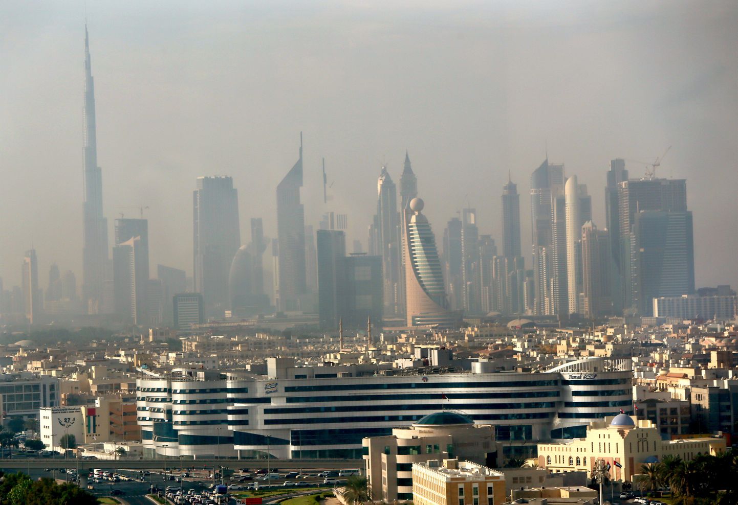 Dubai linna siluett.
