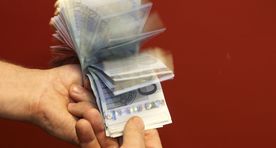 Эксперты назвали условие для ускорения роста зарплат