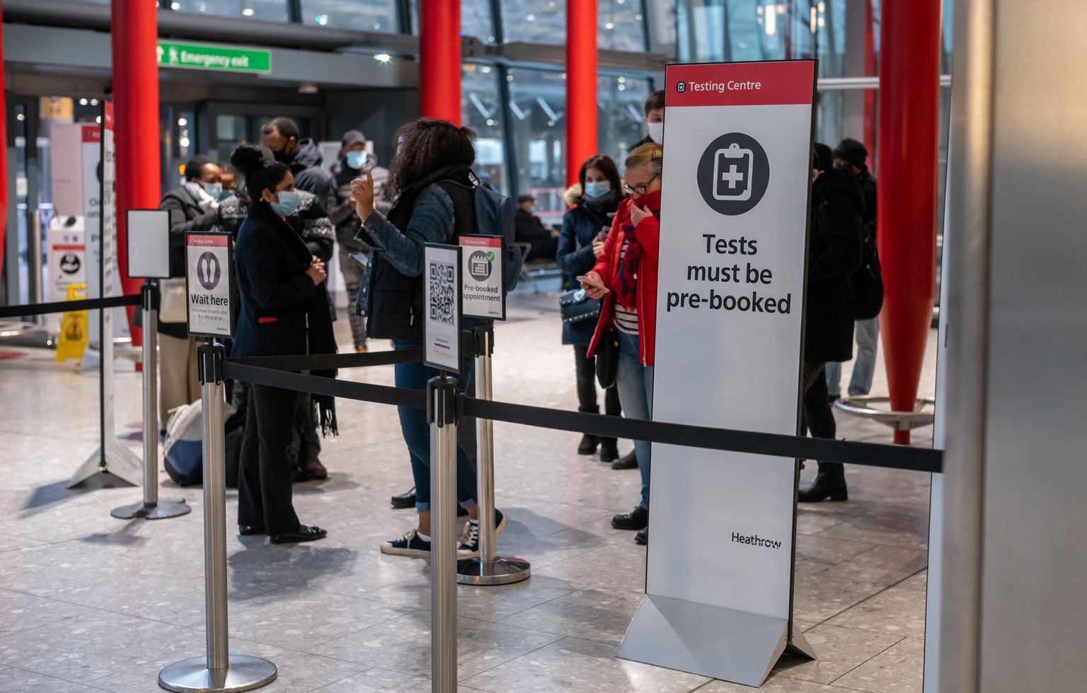 Koroonatesti tegemise keskus Londoni Heathrow lennujaamas.