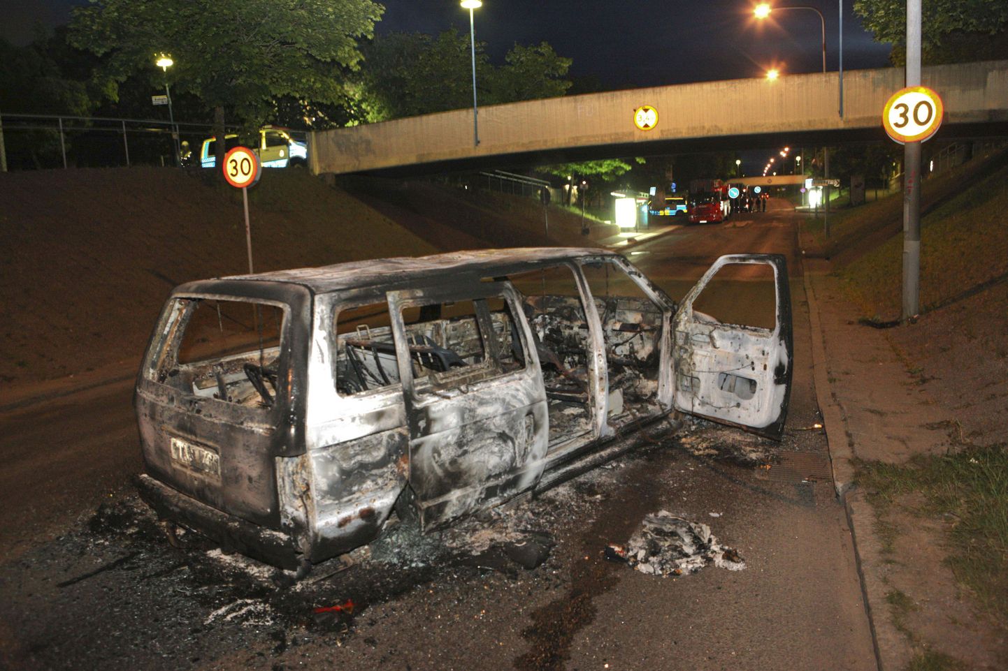 Põlenud auto Rinkebys.