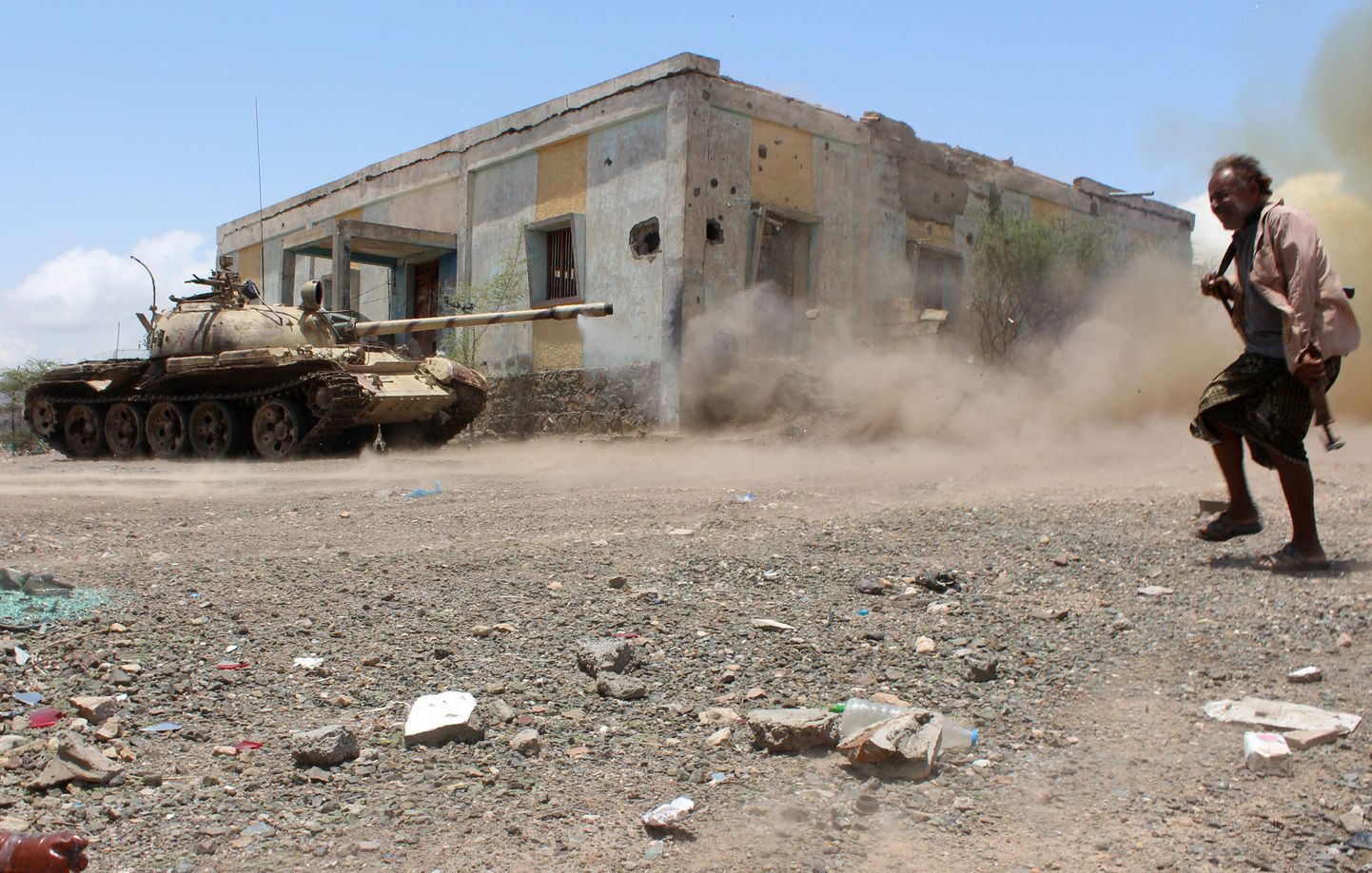 Valitsusmeelsed väed riigi lõunaosas asuvas Al-Karshis.