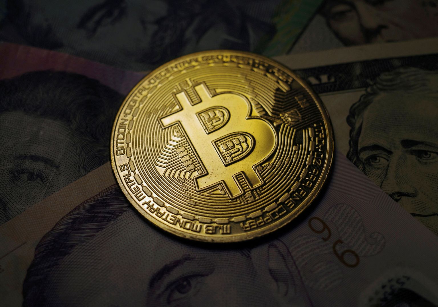 Bitcoini tähis. Kõrge elektri hinna tõttu on krüptokaevandamine pausile pandud