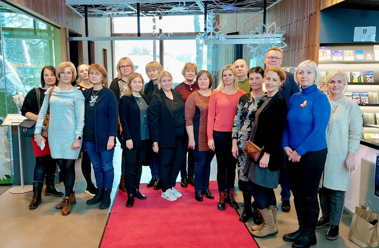 Läänemaa koolijuhid ja haridusspetsialistid tutvusid Rakvere linna hariduseluga.