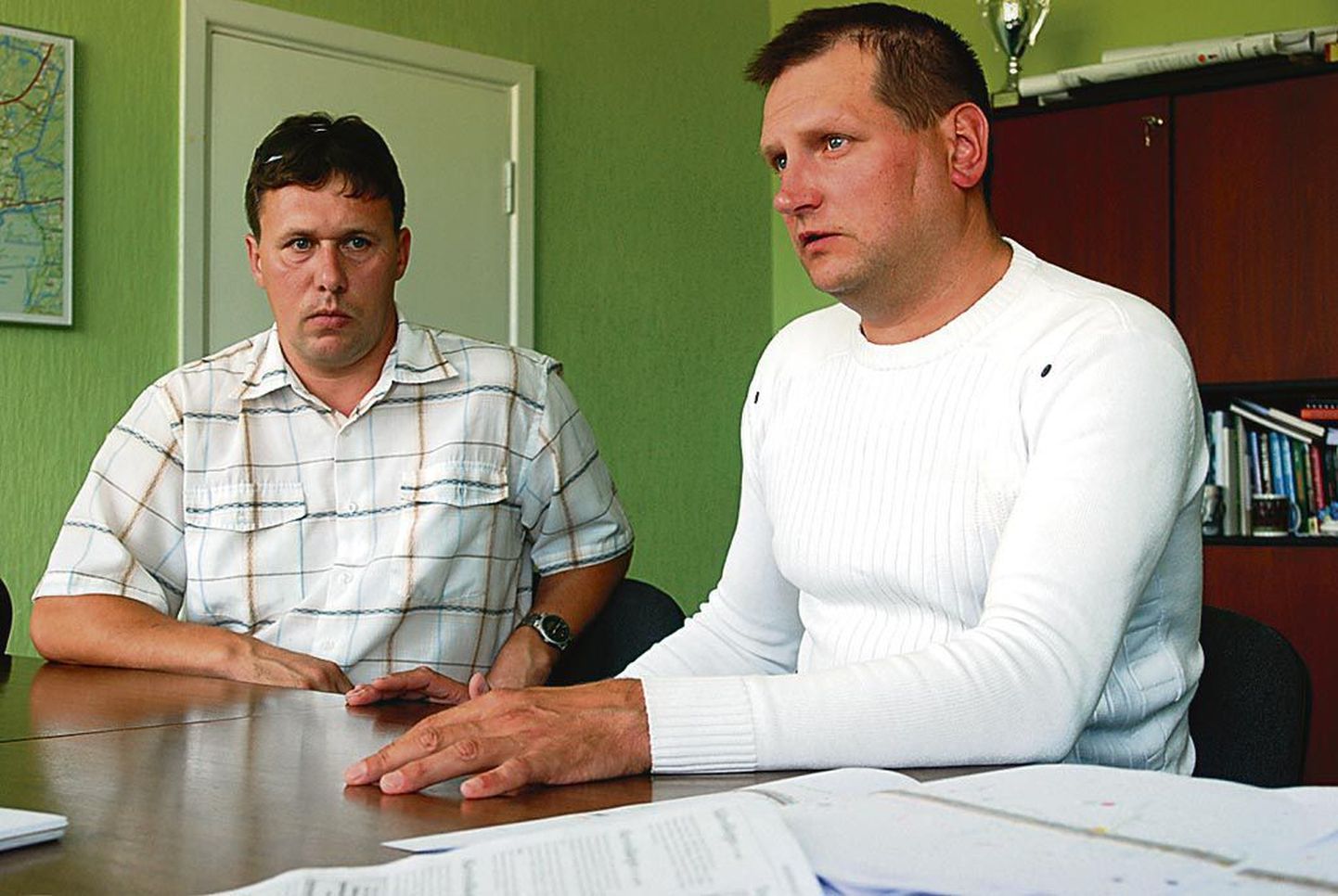 Vändra vallavolikogu esimees Kaido Madisson (vasakul) ja vallavanem Peeter Reimann juhivad omavalitsust, mis moodustus Vändra ja Kaisma valla ühinemisel.