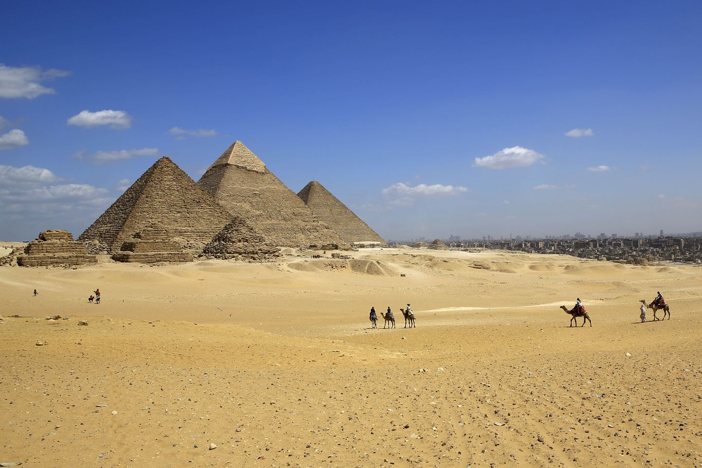 Kairo lähedase Giza platoo püramiidid
