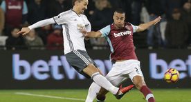 Pikalt kümne mehe vastu mänginud Manchester United sai seitsmenda järjestikuse võidu