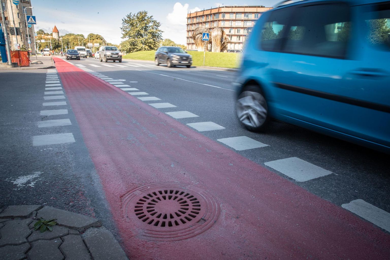 Punane rattarada Tallinna kesklinnas mullu septembris.