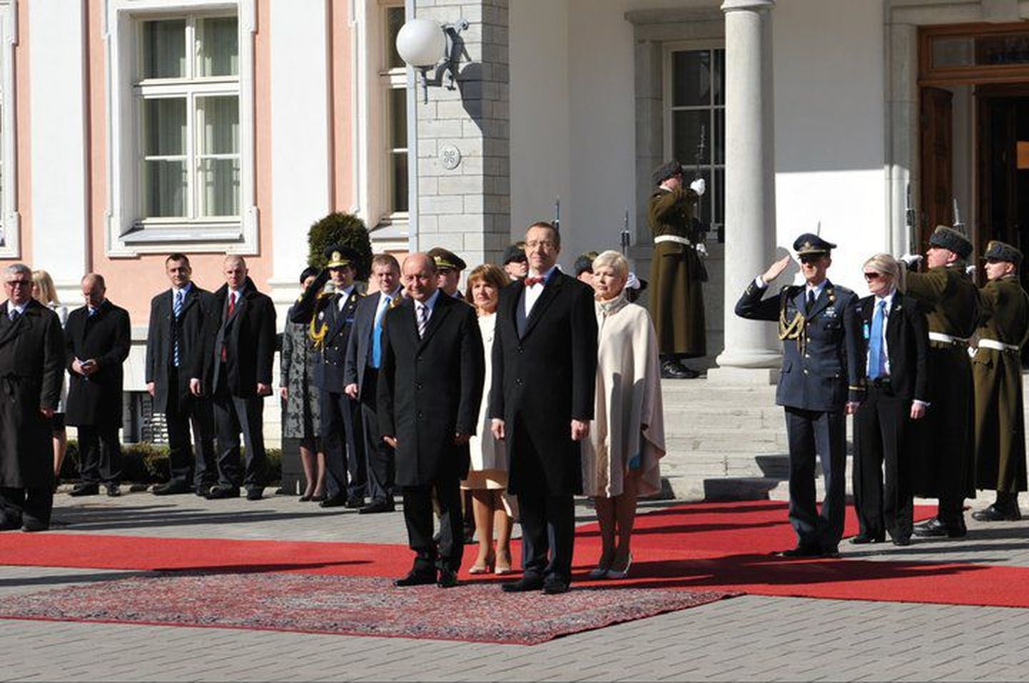 Rumeenia presidendi riigivisiit Eestisse - Rumeenia riigipea Traian Băsescu koos abikaasa Maria Băsescuga ja president Toomas Hendrik Ilves koos abikaasa Evelin Ilvesega