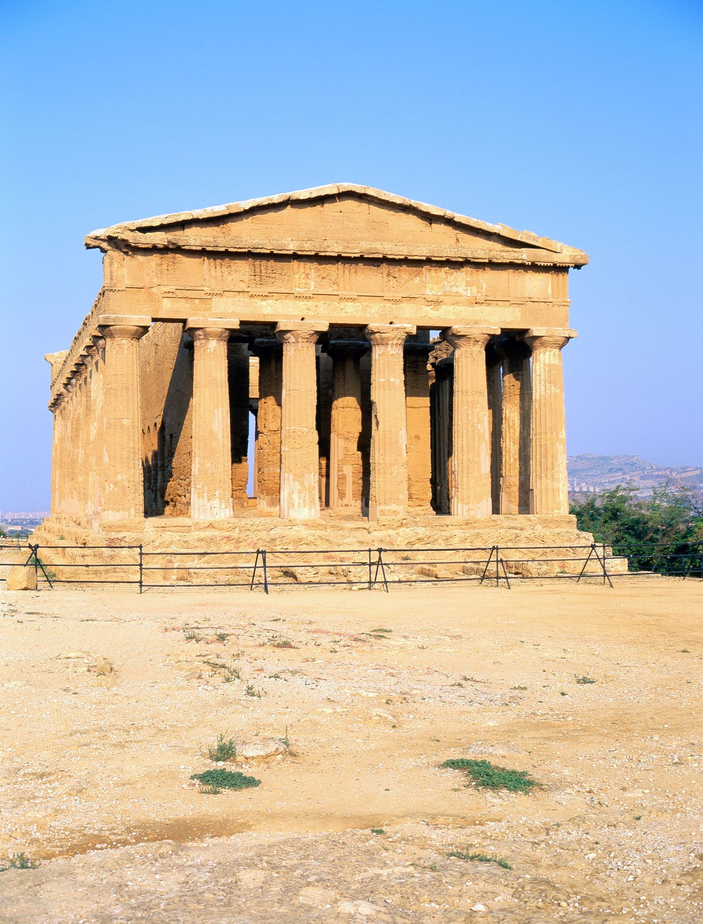 Vanad kreeklased rajasid Sitsiilias templeid ida suunas