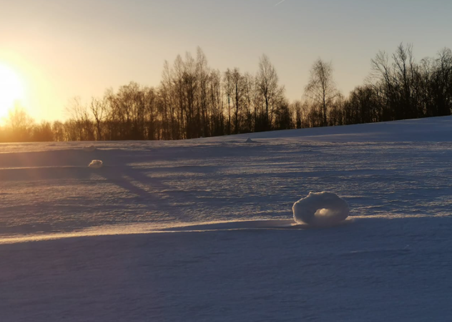 Tuul veeretas Võrumaal lumepalle.