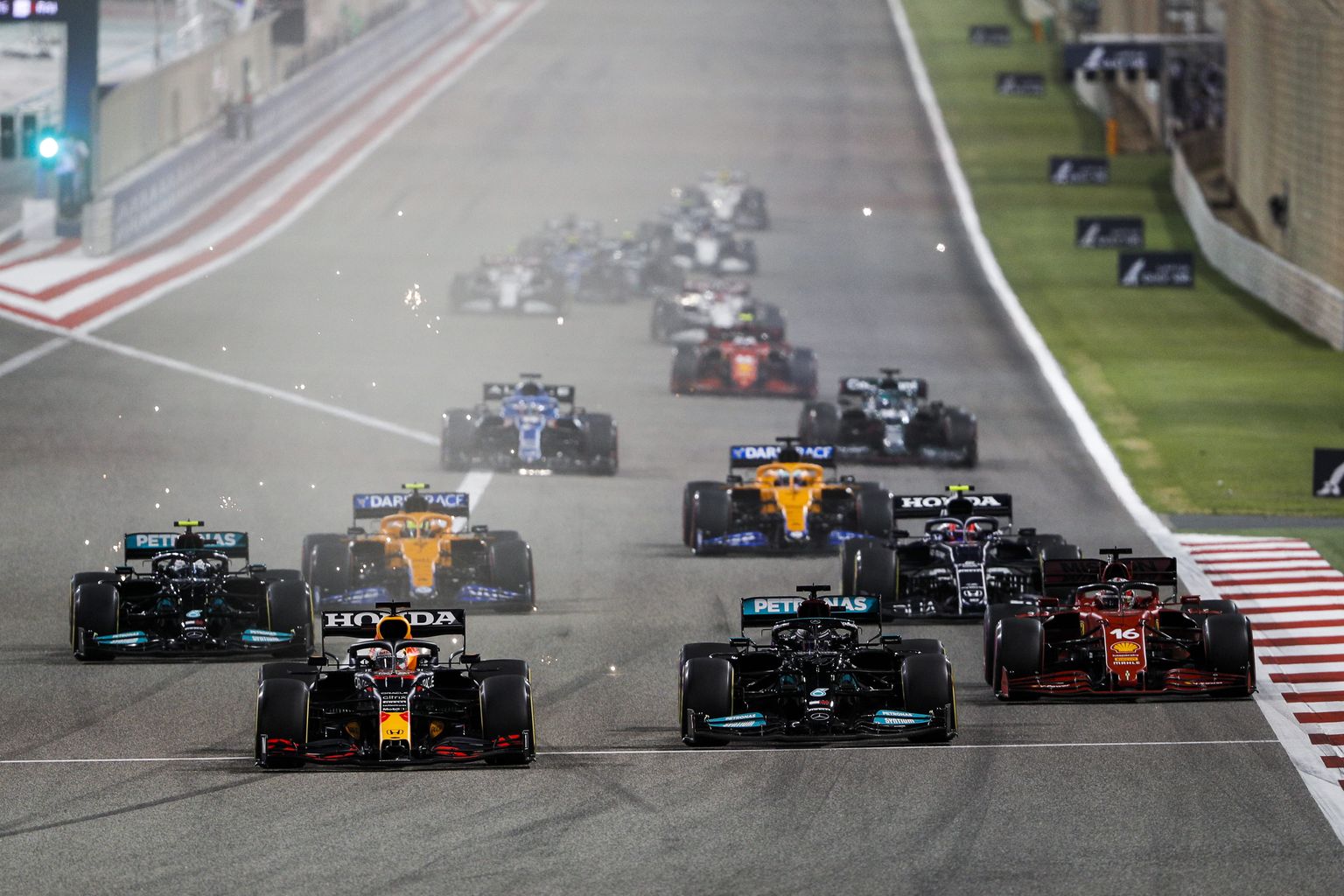 Bahreini GP start.