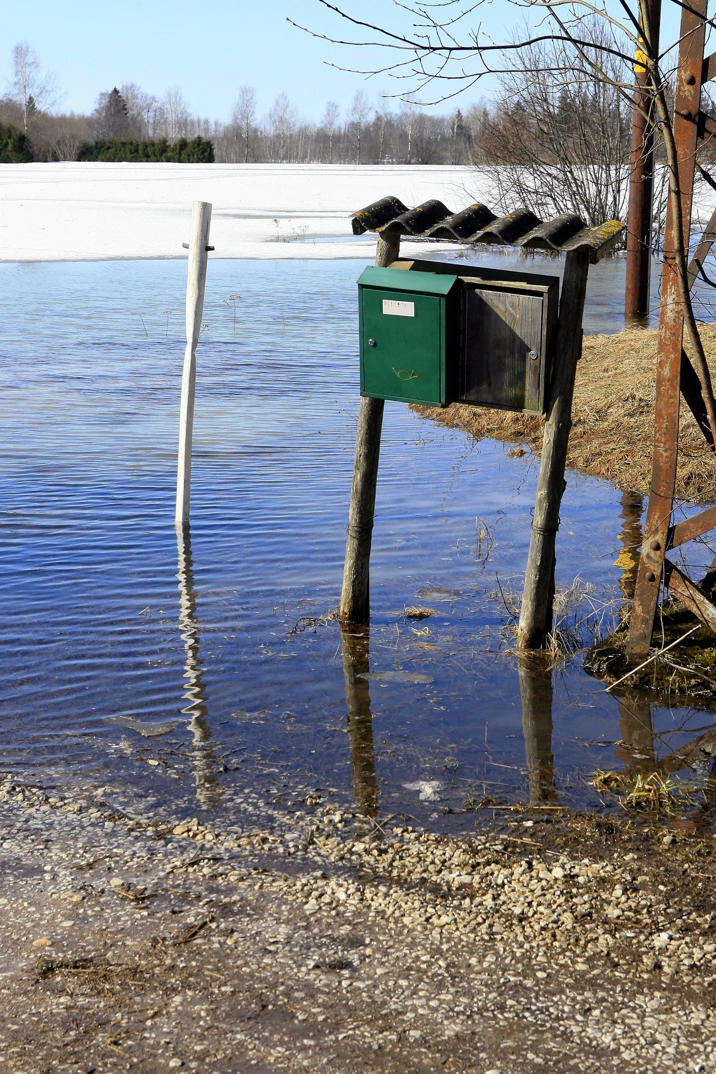 Mitmeis Eesti paigus on tulvavete tõttu postiteenuste osutamine häiritud.