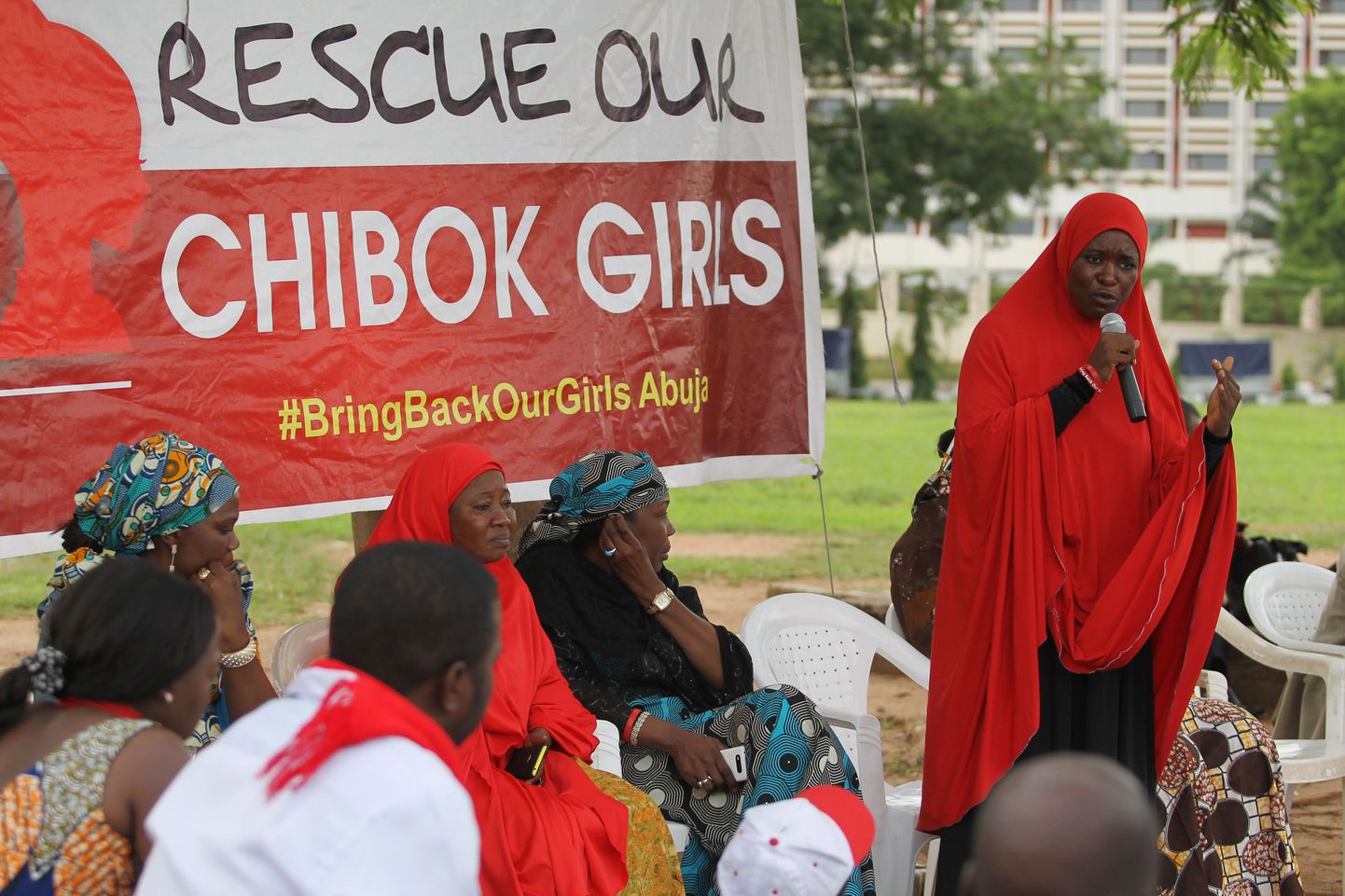 Nigeeria pealinnas Abujas toimuvad jätkuvalt aktsioonid, mille eesmärgiks on survestada valitsust röövitud tüdrukui otsima.