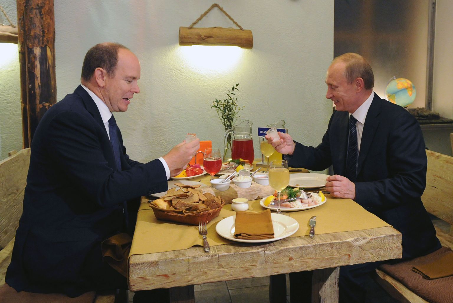 Принц Монако Альбер и Владимир Путин