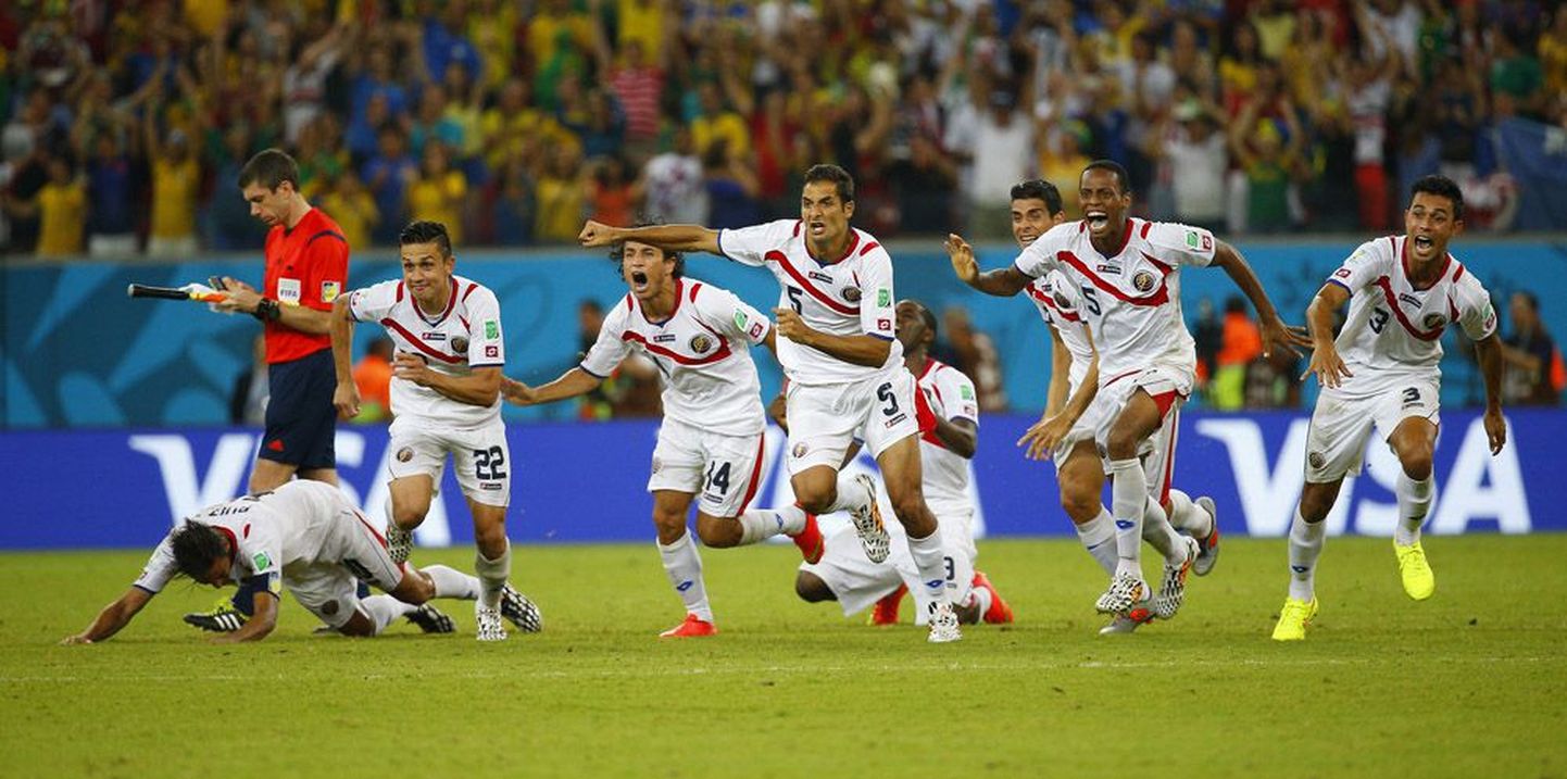 Costa Rica mängijad rõõmustasid pärast otsustavat viiendat penaltit nagu üks mees - veerandfinaali pääsuga oli tehtud ajalugu.