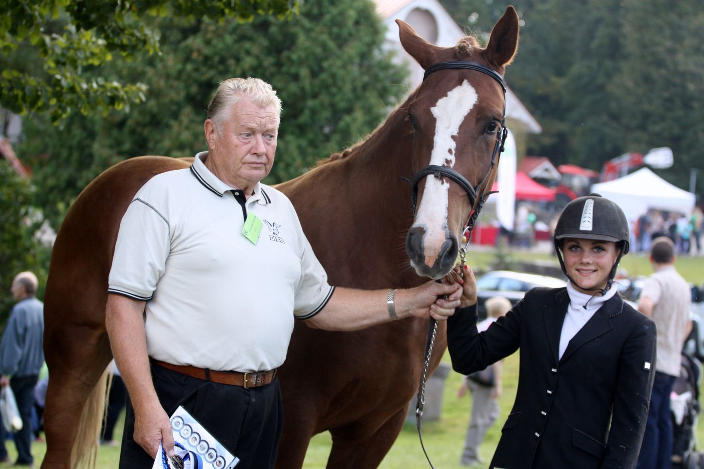 Peeter Nurmik koos hobusega Belene, kes võitis tiitli "Parim Tori tõugu mära 2014", hobust esitles Nele Tomson Türi valla Kirna tallist.