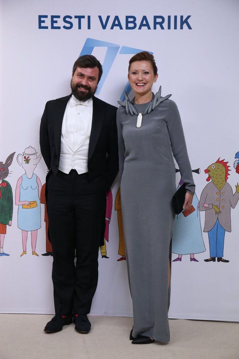 Presidendi noore kultuuritegelase eripreemia laureaat, galerist Olga Temnikova ja metseen, ettevõtja Indrek Kasela. Foto: