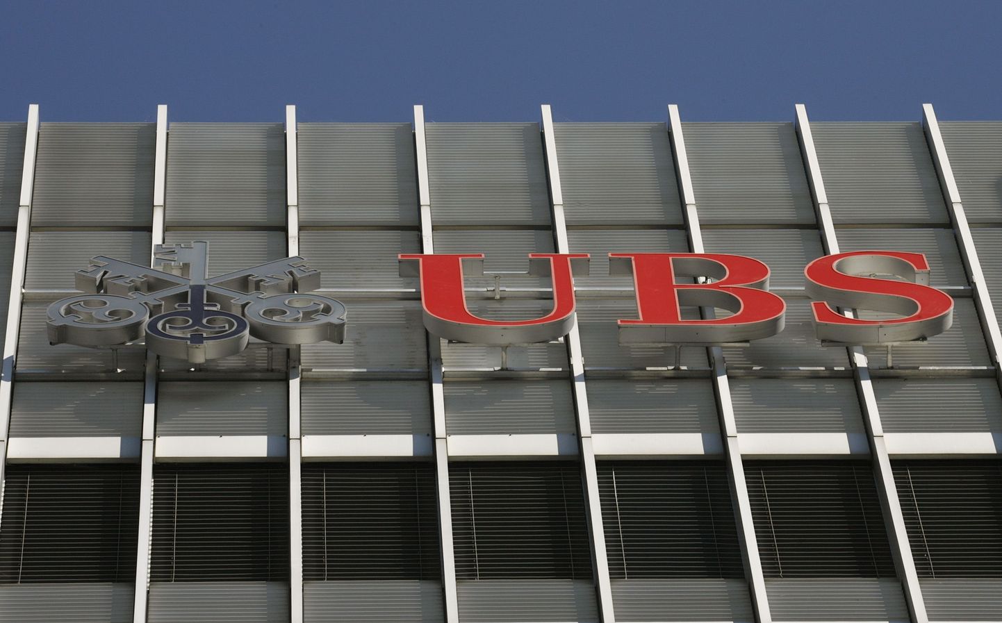 UBSi logo kontorihoonel Zürichis
