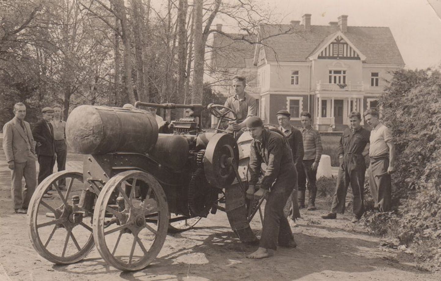 Meenutus 1931. aastal Olustvere koolis korraldatud põllutöömasinate praktikalt