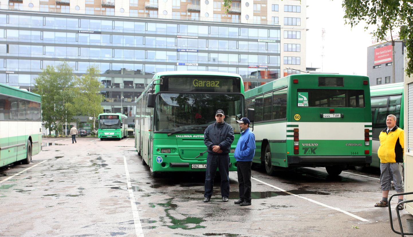 Streikivad bussijuhid Hobujaamas.