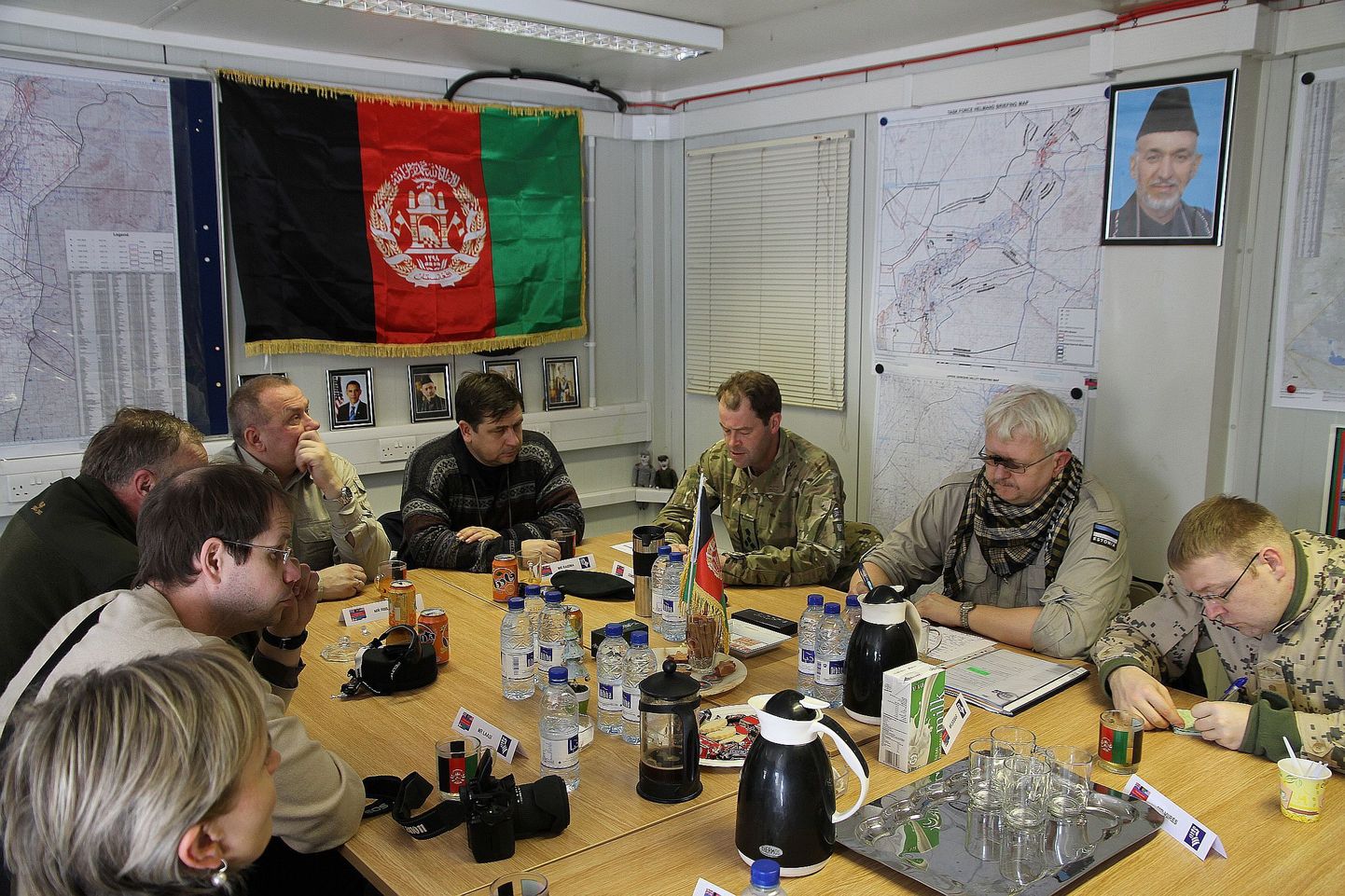 Комиссия Рийгикогу по гособороне знакомится с жизнью эстонских солдат в Афганистане
