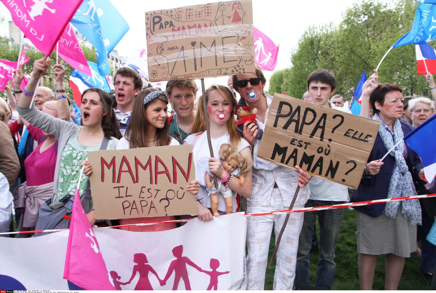 Pildil homoabielude vastaste meeleavaldus Pariisis.