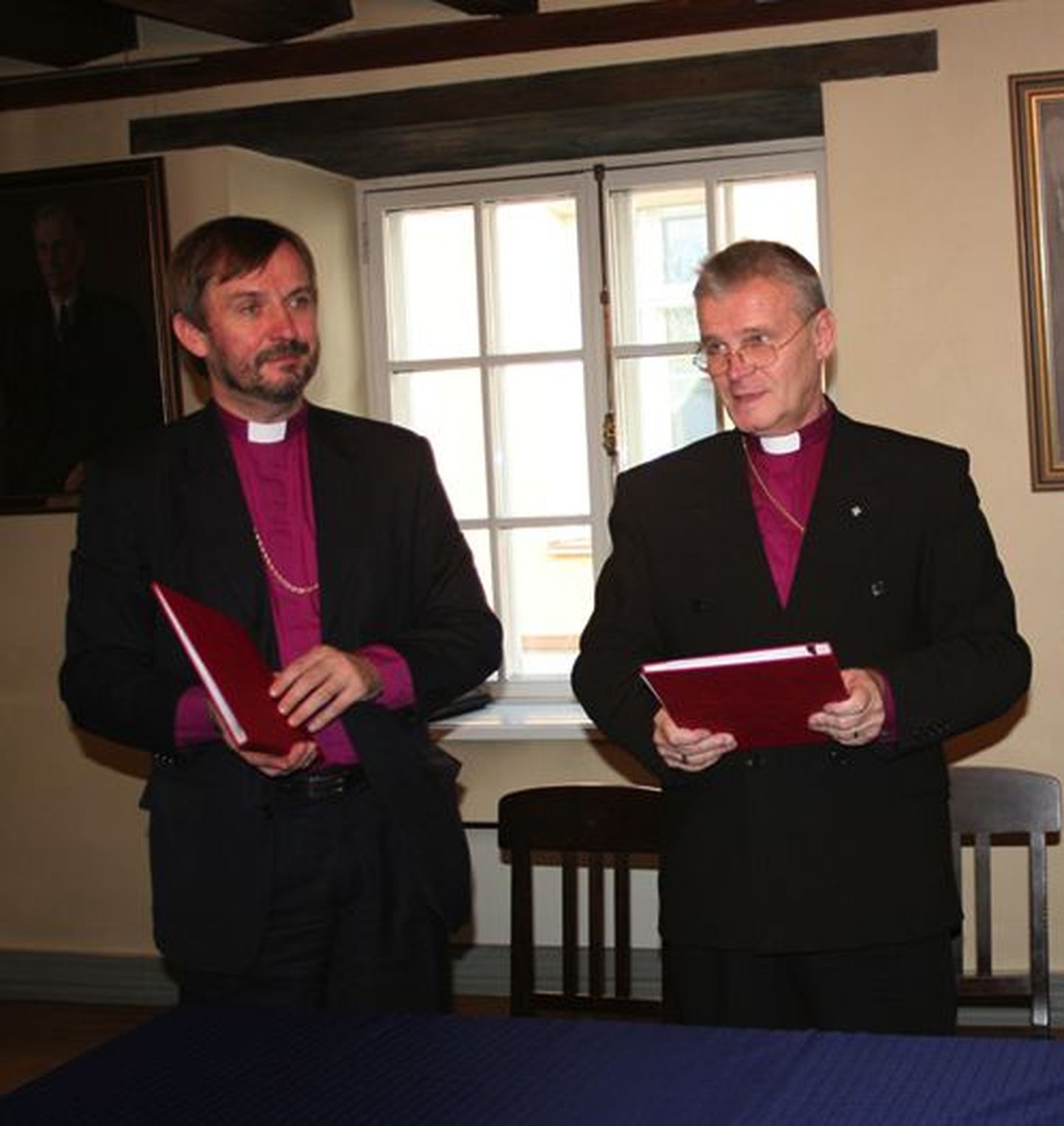 Peapiiskop Janis Vanags ja peapiiskop Andres Põder.