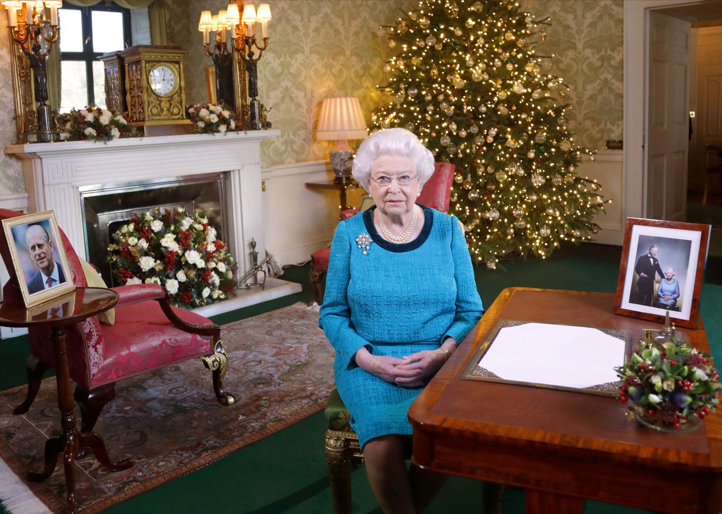 Королева после записи своего традиционного рождестсвенского обращения.