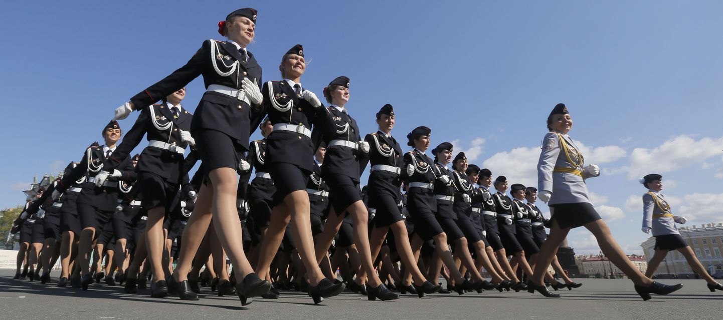 Venemaa naispolitseinikel keelati miniseeliku kandmine