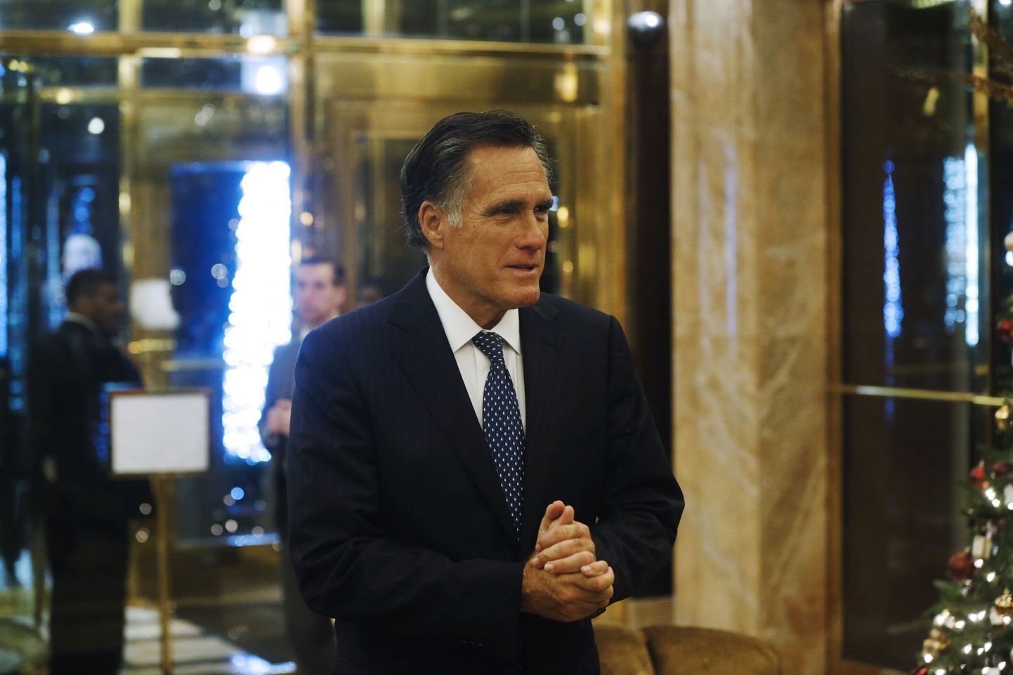 USA vabariiklaste endine presidendikandidaat Mitt Romney New Yorgis Manhattanil pärast kohtumist Donald Trumpiga.