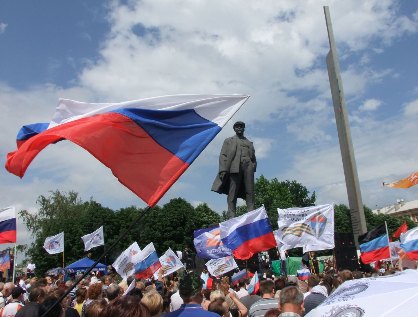 Venemeelsed Donetskis Lenini väljakul