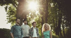 Palavalt armastatud Curly Strings teeb augustikuus kodumaise suvetuuri