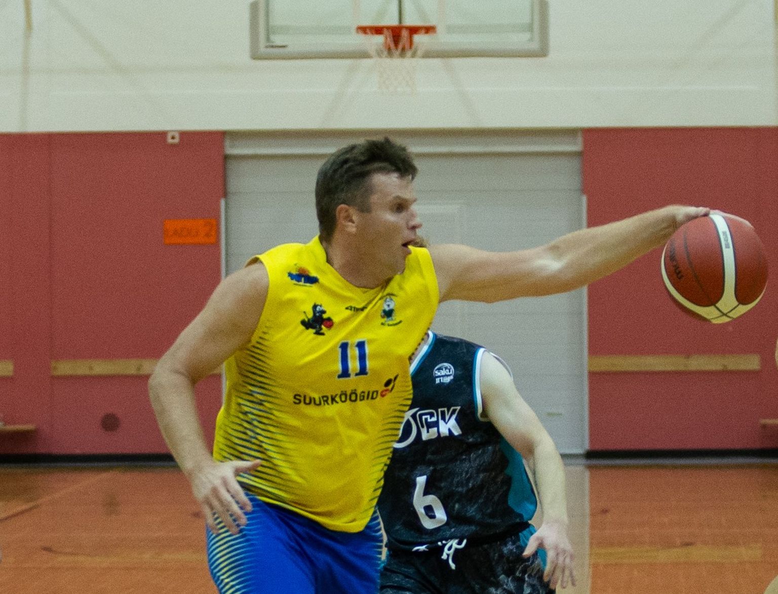 Edvard Trumm võttis HITO/Karjamaa neljandas võidumängus 16 lauapalli ja viskas 14 punkti.