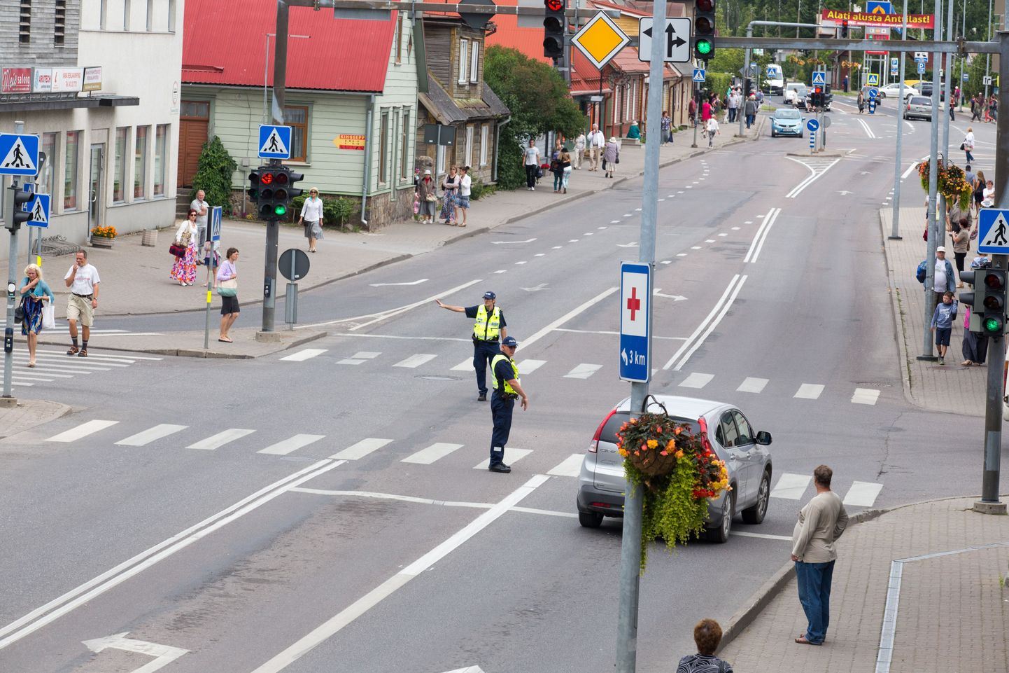 Folgipeo ajal on politseil Viljandis tavapärasest pisut rohkem tegemisi. Korrakaitsjad ise hindavad folgipidu rahulikuks rahvaürituseks.