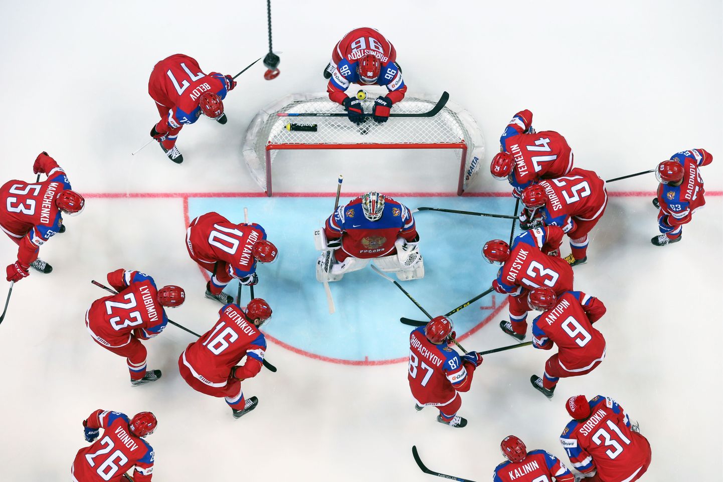 Venemaa (punases) ja Tšehhi hokilahing MMi avapäeval.