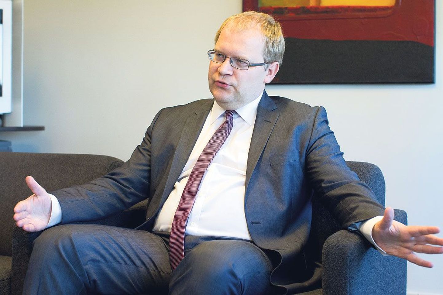 Eesti välisministrist Urmas Paetist on Euroopas pikaajalisem veel vaid Luksemburgi välisminister. Paeti tunnustavad tema kolleegid, sest Euroopa asju ajades on tal alati kaasas ja meeles ka Eesti asja edendamine.