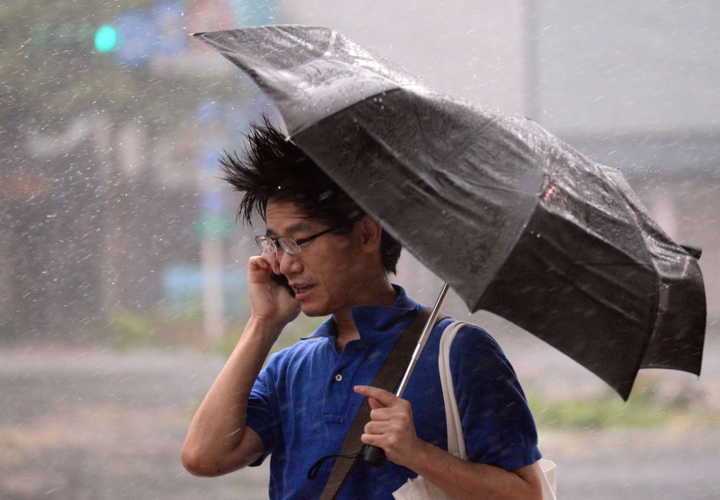 Mees Taipeis varjamas end taifuuni mäslemise eest