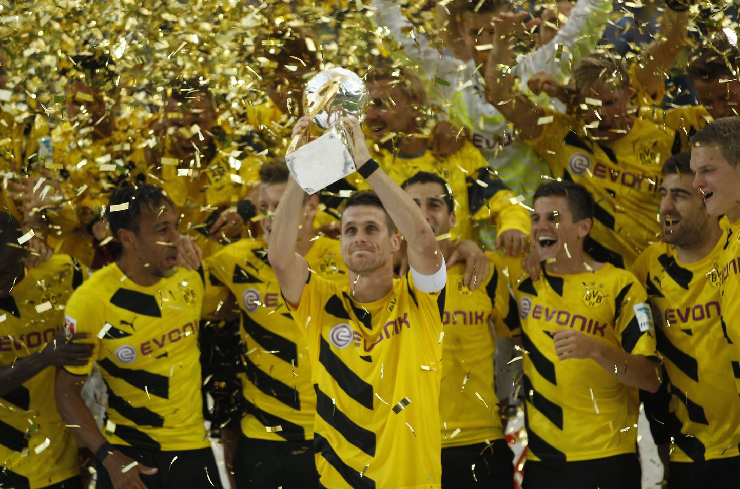Dortmundi Borussia krooniti enne Bundesliga algust Saksamaa superkarika võitjaks, kui finaalis mängiti üle Müncheni Bayern.