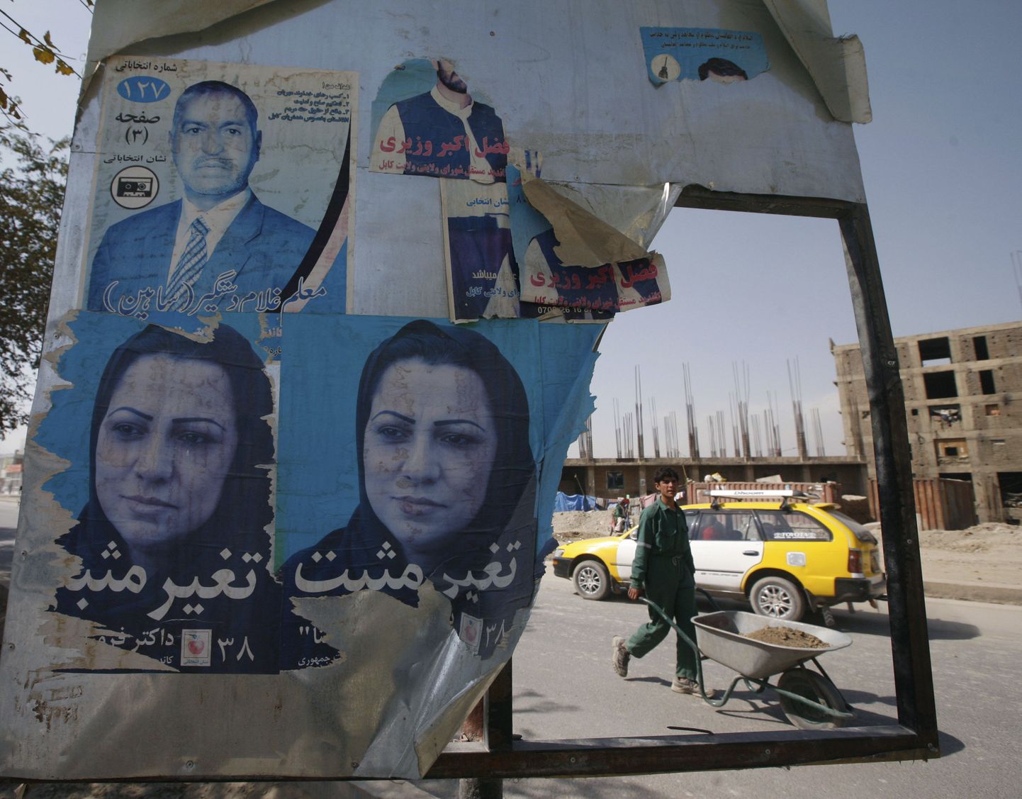 20. augustil toimuvat hääletust meenutavad Kabulis siiani toonased valimisplakatid.