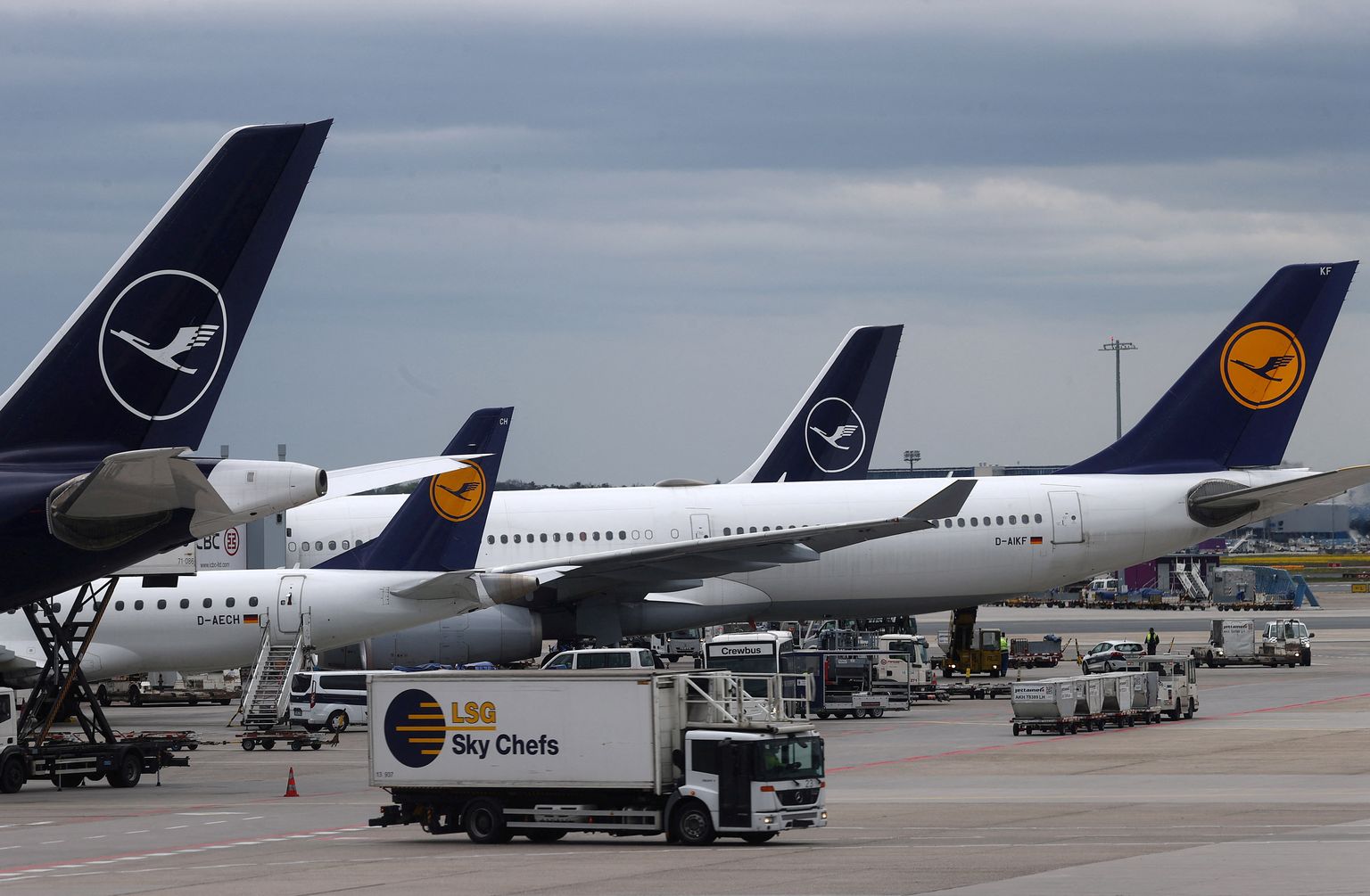 Самолеты Lufthansa.