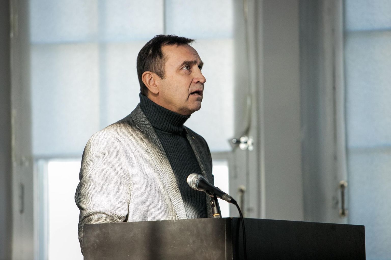 Linnavolinik Jüri Lebedev.