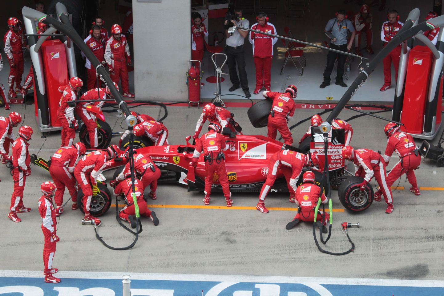 Ferrari vormel-1 võistkond Austria etapil.