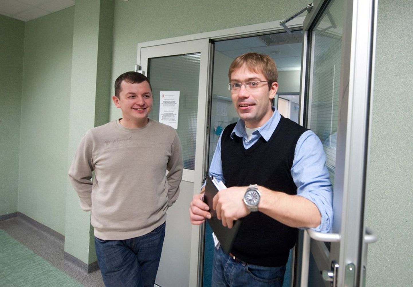 Venemaalt ­pärit arstid Sergei Goška ja Maksim ­Kunevitš ­kinnitavad, et palga pärast nad ­kodumaad ei jätnud. ­Otsustavaks said hoopis siinsed enese­täiendamis­võimalused.
