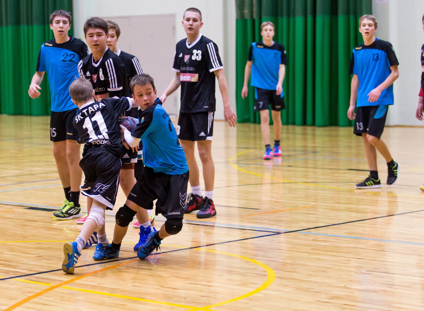 Eilses poolfinaalis kohtusid Viljandi poisid Tapa võistkonnaga.