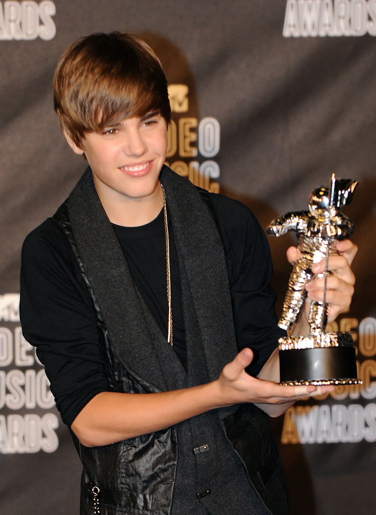Justin Bieber sai MTV videoauhinna parima uustulnukana